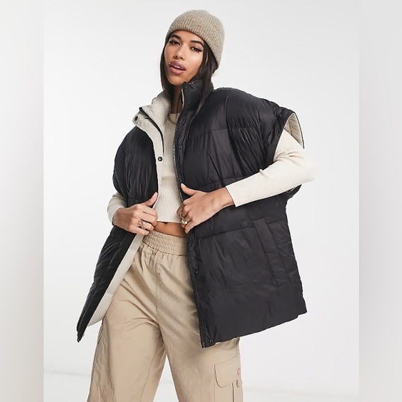 NWOT UGG Sydnee Reversible Waterproof Oversized Puffer Vest Black Sand Sz M